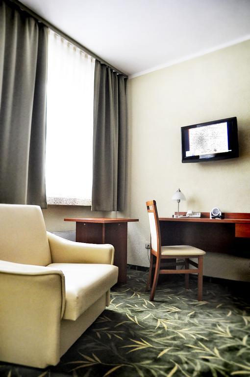 Brojan Hotel Jaworzno Exterior photo