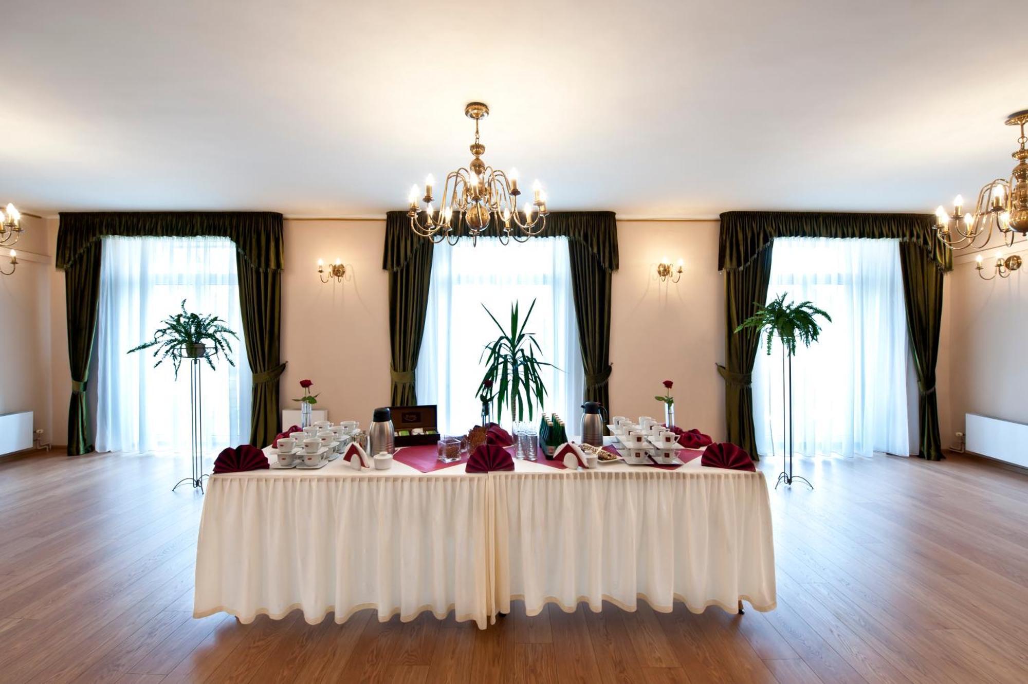 Brojan Hotel Jaworzno Exterior photo